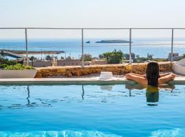 MakriKythera Luxury Suites - Private Pool or Hot Tub Suites, hotel Diakóftiban