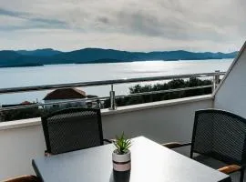 Apartment in Komarna with sea view, balcony, air conditioning, WiFi 4252-3