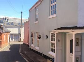 Providence Cottage a Lovingly Restored Cottage just a stones throw from Beach, hotel v mestu Shaldon