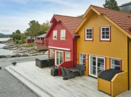 Nice Home In Eidsvg I Romsdal With Wifi And 3 Bedrooms, hotel med parkering i Eidsvåg