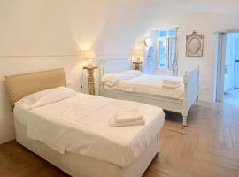 Casa Valentino in Via Liberale Isolabona Sleeps 8 Isolabona Italy, hotel a Isolabona