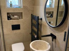 Belle suite parentale, hotel v destinaci Laize-la-Ville