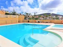 Your place in Arguineguin, Wifi, Swimmingpool and Free Parking