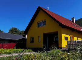 Dovolenkovy dom, hotel berdekatan Vlkolinec Village, Ružomberok