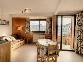 Charmant appartement 2 étoiles, 32m², balcon sud, proche pistes et commerces, parking privatif - FR-1-417-45