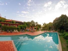 Hotel Fazenda Vale Alvorada, отель с бассейном в городе Каскавел