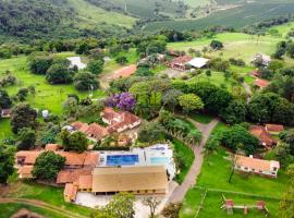 Hotel Fazenda Vale das Grutas – hotel z basenem w mieście Altinópolis