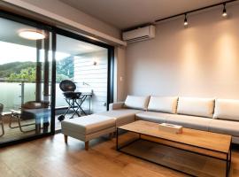 Rakuten STAY MOTEL Nikko Kinugawa Garage Concept Room，日光的汽車旅館