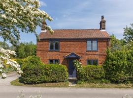 The Cottage، فندق في Hickling