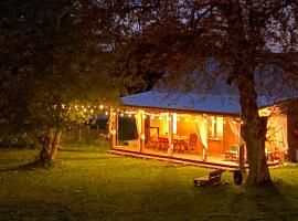 Poleskie zacisze, domek Bocian, kominek, balia,sauna,wifi, hotel a Helenin