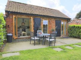 The Stables, hotel in Friston