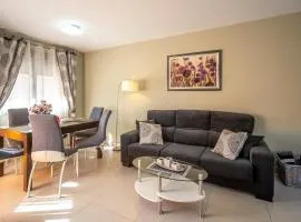 Soleado apartamento Alegria con piscina
