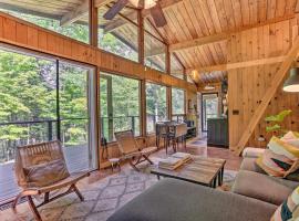 High Falls Restorative Cabin in the Woods!，High Falls的度假屋