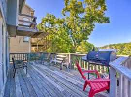 Lakefront Rocky Mount Home with Private Dock!，Rocky Mount的飯店