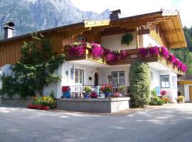 Gästehaus Huber, apartment in Leogang