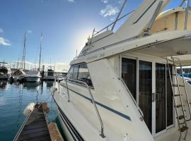 Barco Princess Cachucho Fly, barco en Puerto Calero