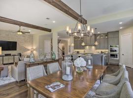 Family-Friendly Brookshire Home with Game Room!, Hotel in Brookshire