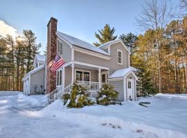 Charming Retreat about 1 Mi to Ossipee Lake Marina!, hotell sihtkohas Center Ossipee