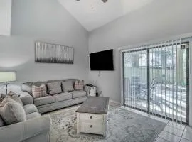 Soothing Jacksonville Townhome Patio and Yard!