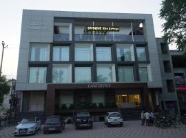 HOTEL CASA DIVINE, ξενοδοχείο σε Izatnagar