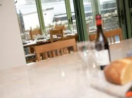 3 Bed in Reynoldston oc-hh330