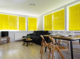 Camping Oaza Błonie Kórnik Domki Standard Plus - 3 pokoje, lodge in Kórnik