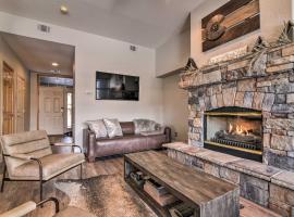 7 Mi to Keystone: Waterfront Home w/ Scenic Views, Hotel in Silverthorne