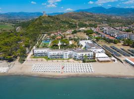Eleamare Resort, hótel með bílastæði í Castellammare di Velia