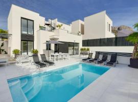 Villa Blanka, amazing villa with Hot tube & heated pool in Polop, Alicante, villa en Polop de la Marina