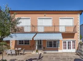 Gorgeous Apartment In Selce With Wifi