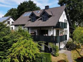 Ferienwohnung Sonnenhang-Hartmann, hotel sa parkingom u gradu Olsberg