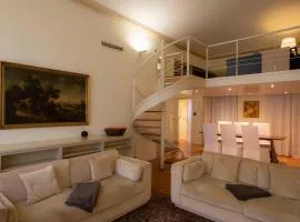 N 10, Luxury
