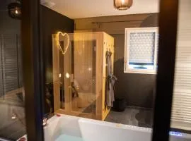 LOVER'S ROOM OR