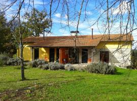 Casa Das Palmeiras-Pedagogic Farm, estancia rural en Mangualde