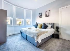 Kali Apartment - Spacious 3 bed apartment in Wishaw, hôtel à Wishaw