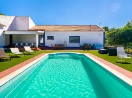 Chaparral Wonderful house in Nature 1h from Lisbon by Soulplaces