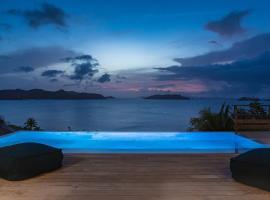 Infiniti 2 BR Private Luxury Villa Breath Taking View in St Barth, hotel a Pointe Milou