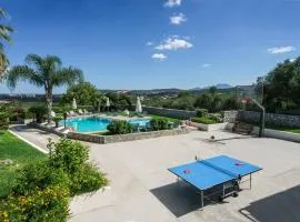 Villa Anna with Private Pool, Play area & BBQ, 5km from the Beach