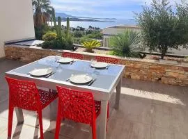 MAGNIFIQUE APPARTEMENT VUE MER - GRANDE TERRASSE ET PISCINE