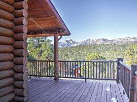 Lacys Log Cabin Alto Home with Mountain Views!, cottage in Alto