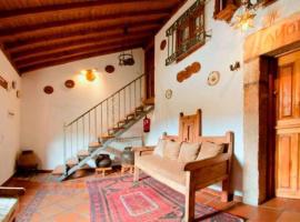 Tía Clotilde es una casa grande ideal para familias y grupos de amigos, Cottage in Cabezas Bajas