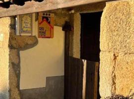 Casa Tía Modesta es una cálida y acogedora casa rural, παραθεριστική κατοικία σε Cabezas Bajas