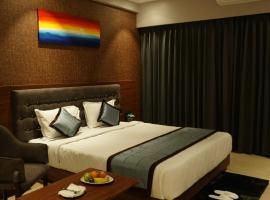 Alaukik Hotel, hotel cerca de Estación de tren de Sainagar Shirdi, Shirdi
