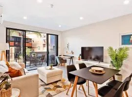 Jewel on Jubilee - New 1 Bed Apt with Parking