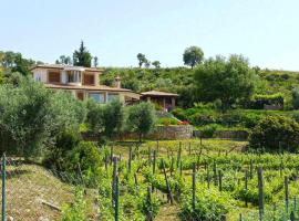 UVA E STELLE villa ad uso esclusivo in collina, hotel in Itri