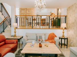 Acogedor adosado con piscina, ξενοδοχείο σε Palm-mar