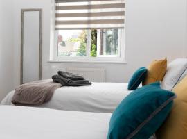 Modern Stylish 3beds house near Tube with free Parking，倫敦的飯店