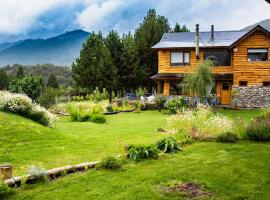 Cinco Sentidos Hosteria, hotel s parkiriščem v mestu Villa Meliquina