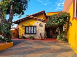 Mi lugar Vintage Hostal - calor de hogar!, hotel in Asuncion