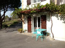 Chambre calme en correze: Sainte-Fortunade şehrinde bir otel